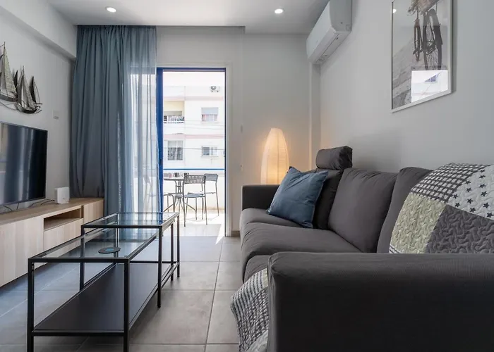 Odyssey - Captivating 2-bedroom Retreat In לרנקה