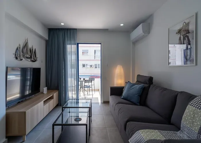 Odyssey - Captivating 2-bedroom Retreat In Larnaca