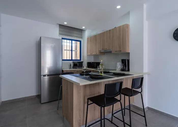 דירה Odyssey - Captivating 2-bedroom Retreat In לרנקה