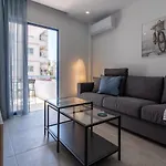 아파트 Odyssey - Captivating 2-bedroom Retreat In *