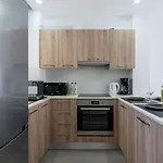 아파트 Odyssey - Captivating 2-bedroom Retreat In 라르나카